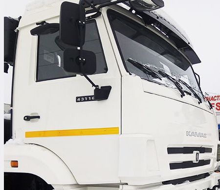 Белые кабины — пример цвета RAL 9010